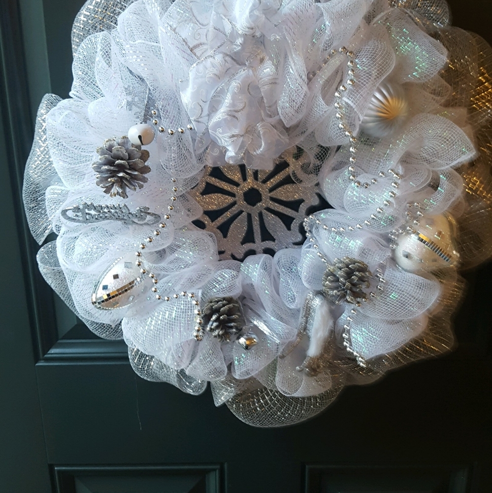 Snow White Christmas Wreath